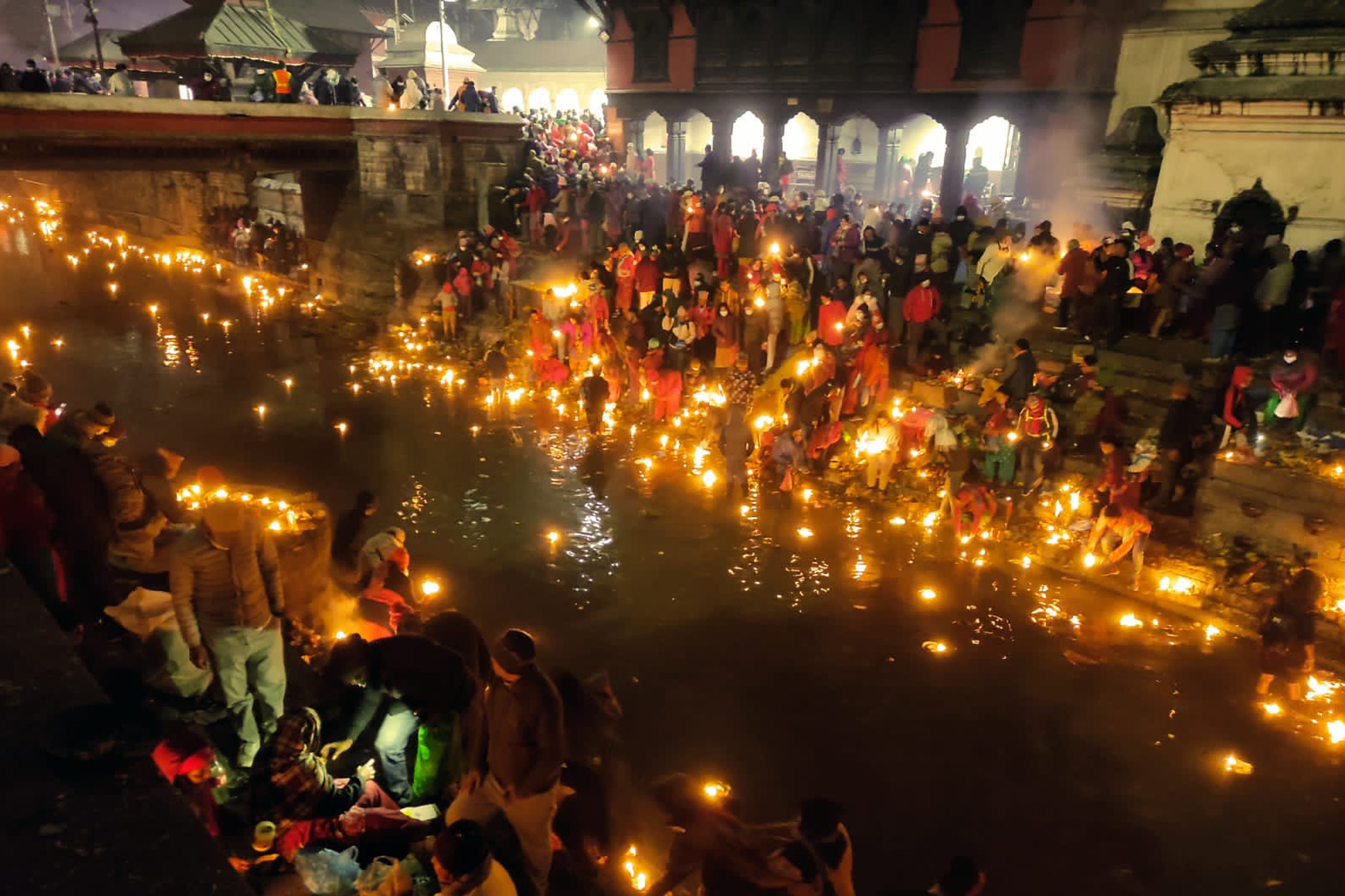  पितृका नाममा बालिएको बत्ती सेलाइँदै